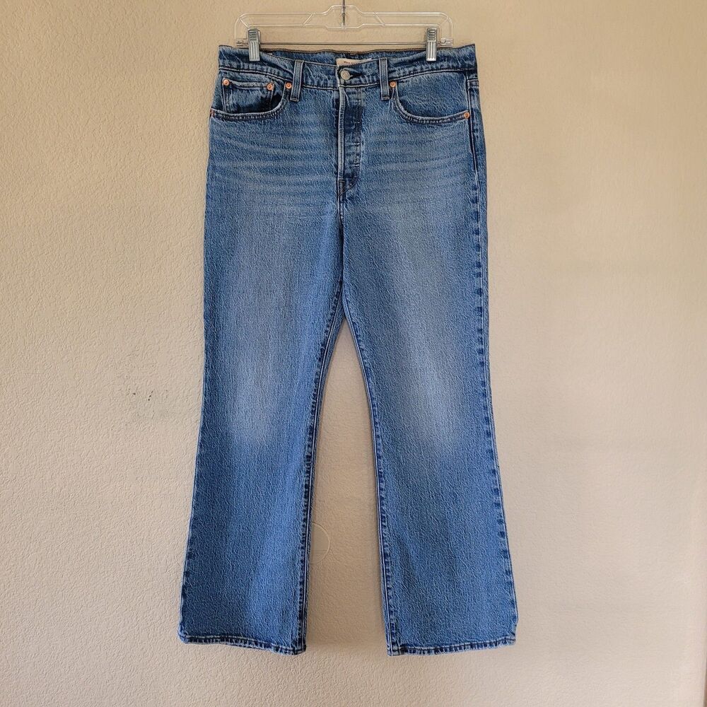 Levis Premium Womens Wedgie Bootcut Jeans Size 31 Blue Medium Wash Button Fly